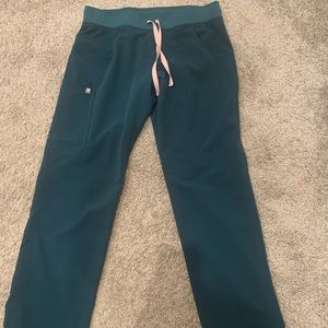 Womens Figs scrubs, medium bottoms, small top